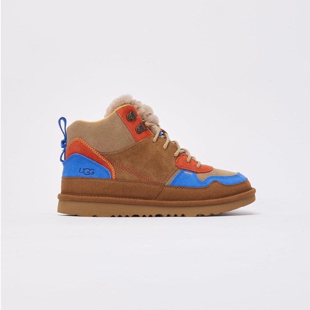 UGG Highland Hi Heritage Suede Hiking Sneaker Kid's Sizes Classic Chestnut 2Y/3Y - Picture 3 of 9